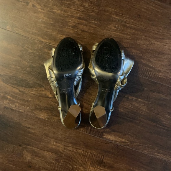 Diane Von Furstenberg gold heels - Picture 2 of 5